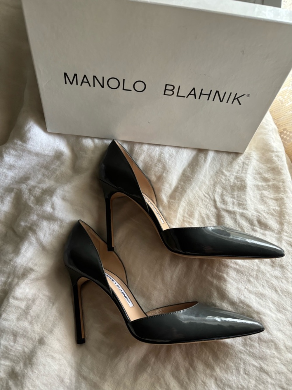 Manolo Blahnik Black Patent Pointed-Toe D'Orsay Pumps - Picture 2 of 7